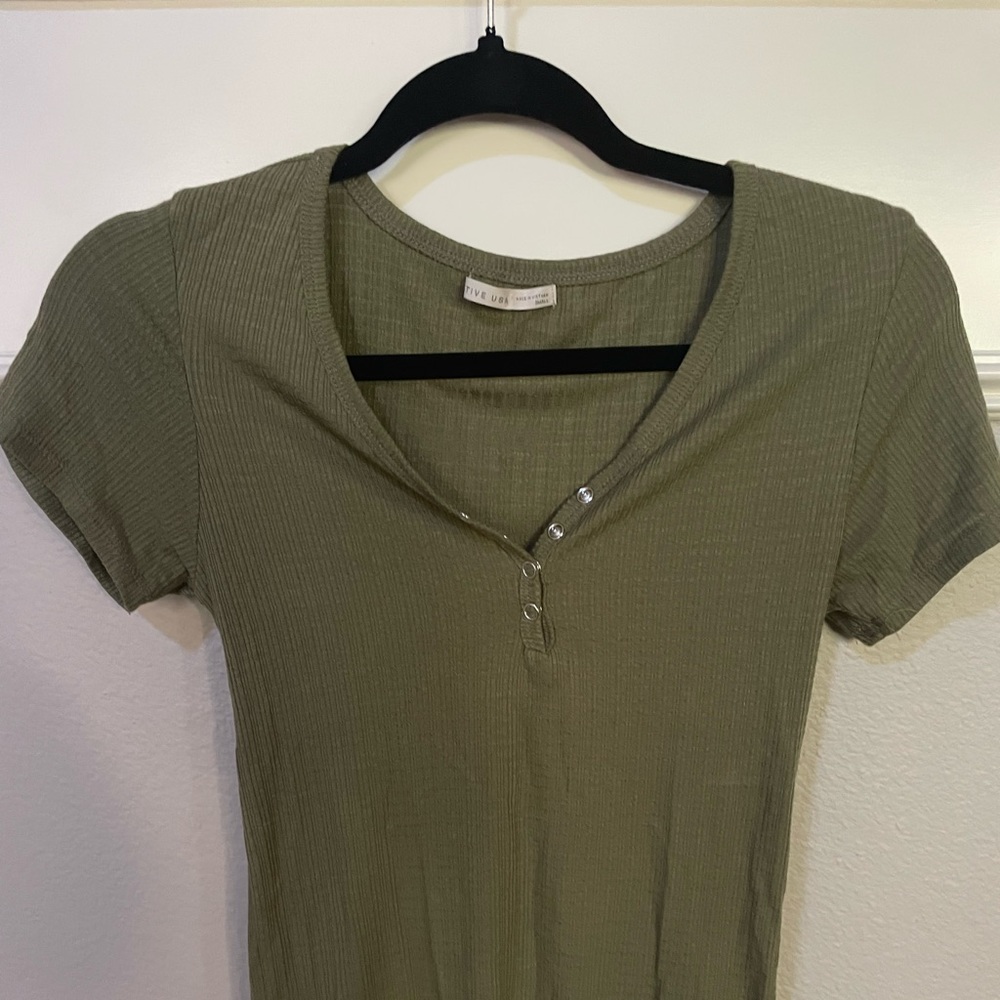Active USA army green button up